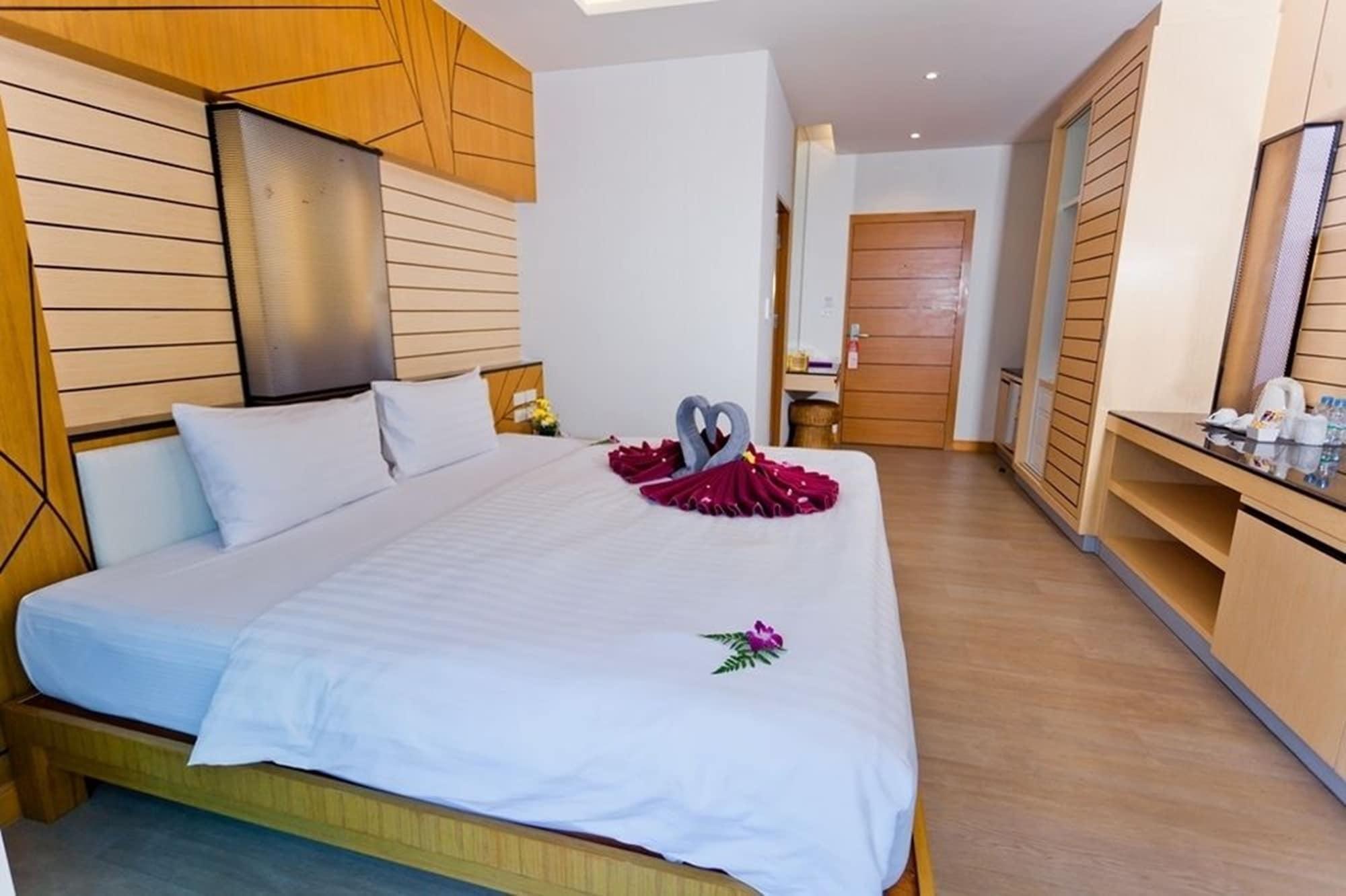 Anda Beachside Hotel Karon Exterior photo