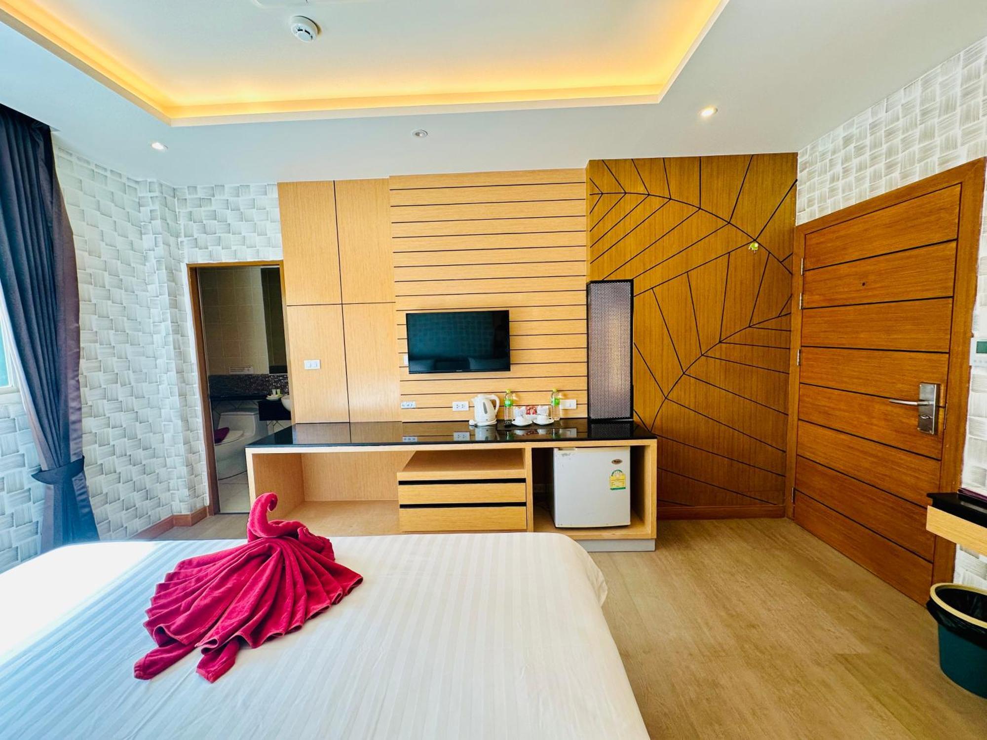 Anda Beachside Hotel Karon Exterior photo