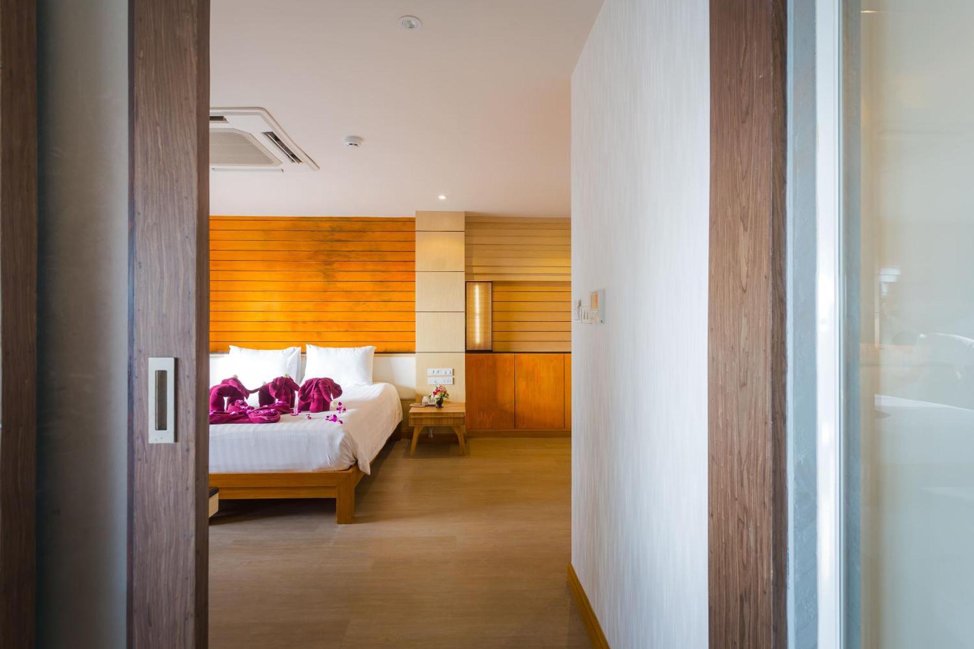 Anda Beachside Hotel Karon Exterior photo